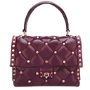 Сумка Valentino Garavani «Candystud»||Сумка из мягкой матовой кожи удачно дополнит женственный образ. Чтобы не переборщить с романтичностью, Пьерпаоло Пиччоли подчеркнул фактурный узор знаковыми для бренда шипами-пирамидами с платиновым покрытием!
|||Уровень предмета: 23